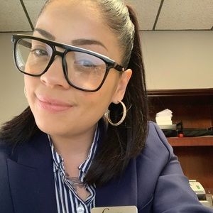 Meet your Posher, Emilia